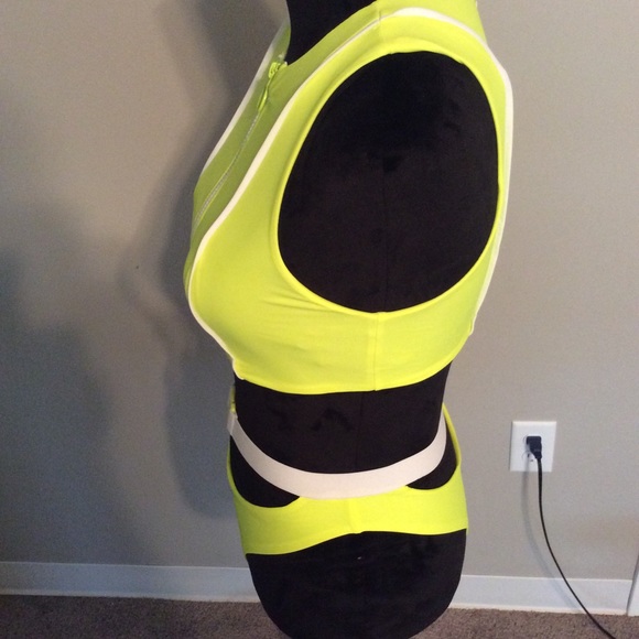 2 piece neon swimsuit - Picture 5 of 7